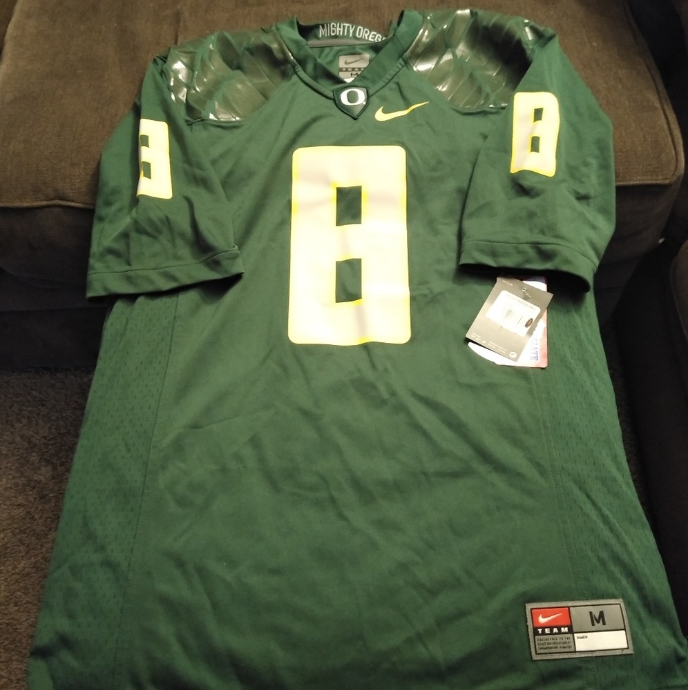 Nike Oregon Ducks #8 new with tags Jersey